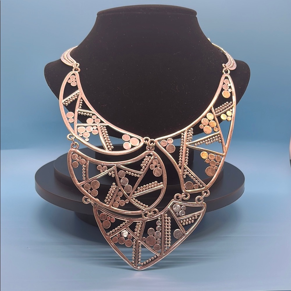 # P20. Chico's Silver Geometric Bib Necklace